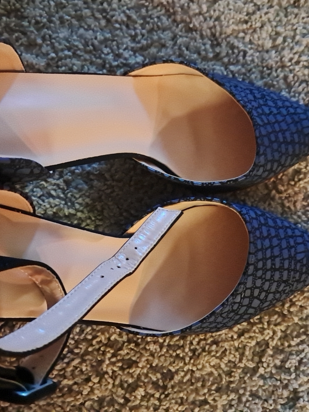 Pointed Toe Ankle-Strap Pumps in Navy Croc-Emboss - Picture 10 of 10